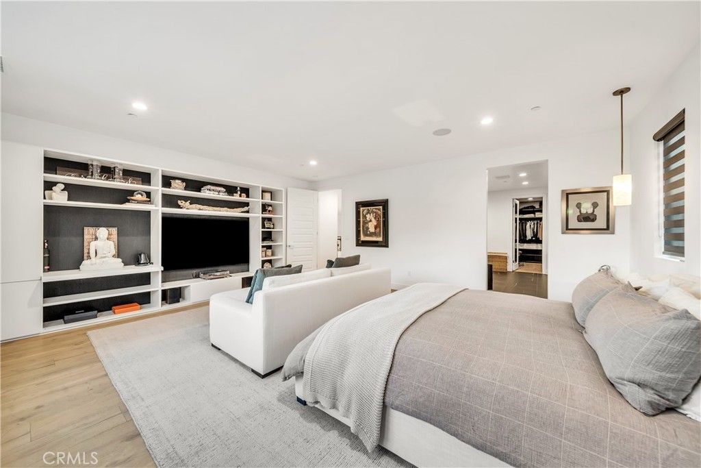 Image 24 of property listing at 20431 W Windsor, Porter Ranch, CA 91326