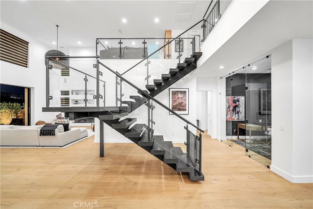 Image 39 of property listing at 20431 W Windsor, Porter Ranch, CA 91326