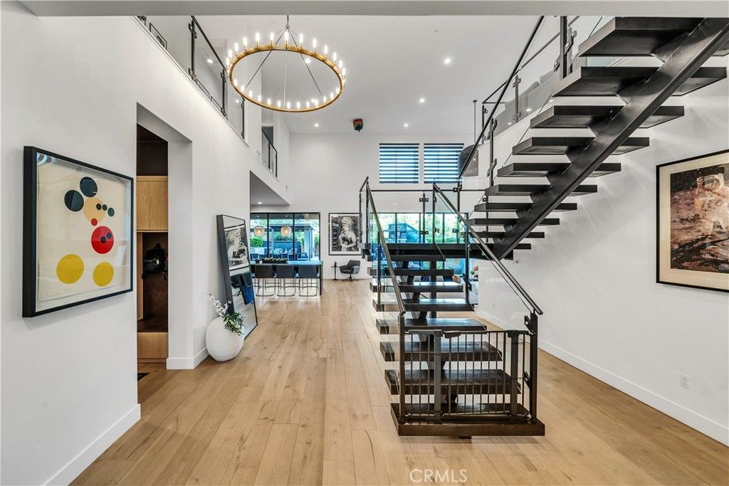 Image 6 of property listing at 20431 W Windsor, Porter Ranch, CA 91326