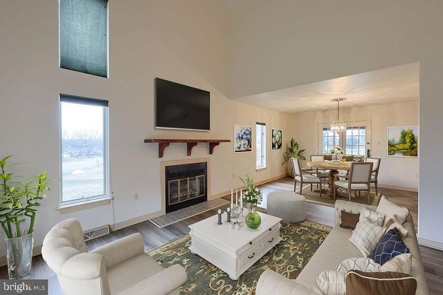 113 FLORENTINE DR, Willow Street, PA 17584