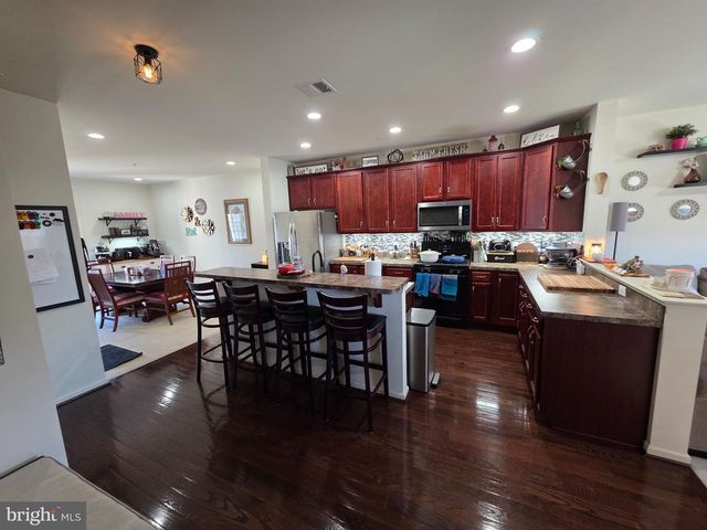 2125 HAYWARD AVE, Pennsburg, PA 18073