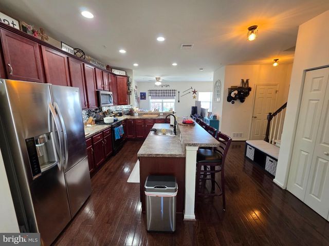 2125 HAYWARD AVE, Pennsburg, PA 18073