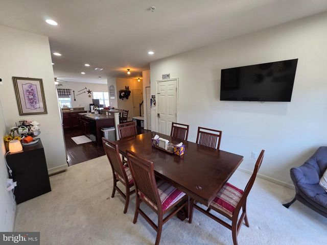 2125 HAYWARD AVE, Pennsburg, PA 18073