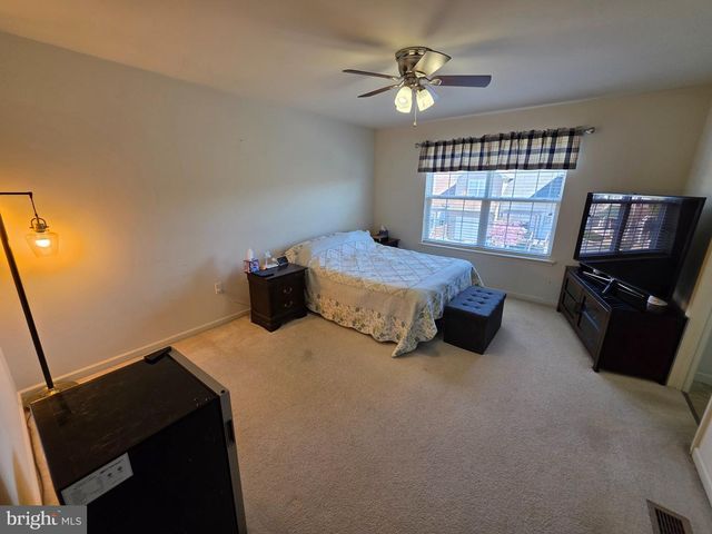 2125 HAYWARD AVE, Pennsburg, PA 18073