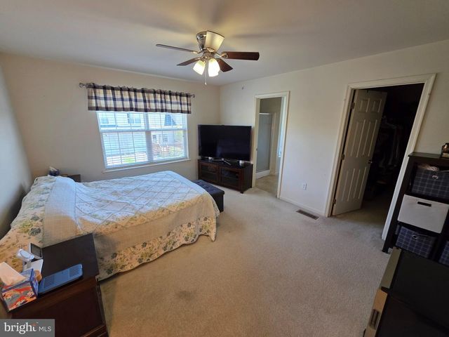 2125 HAYWARD AVE, Pennsburg, PA 18073