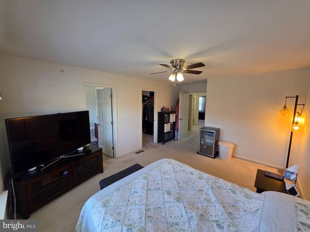 2125 HAYWARD AVE, Pennsburg, PA 18073