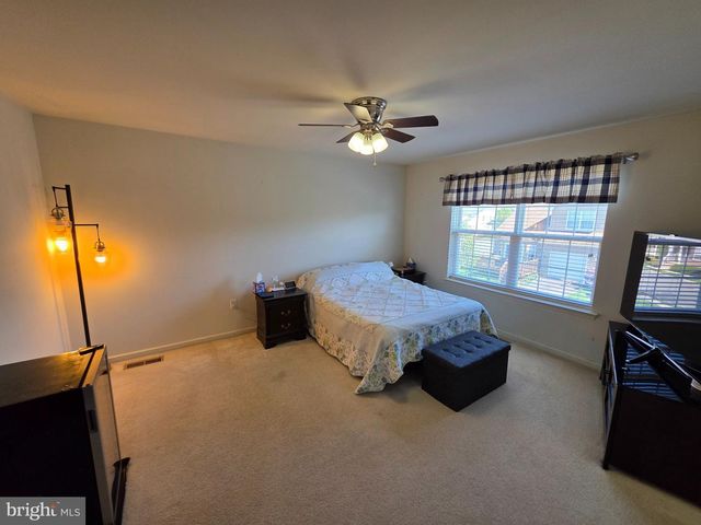2125 HAYWARD AVE, Pennsburg, PA 18073