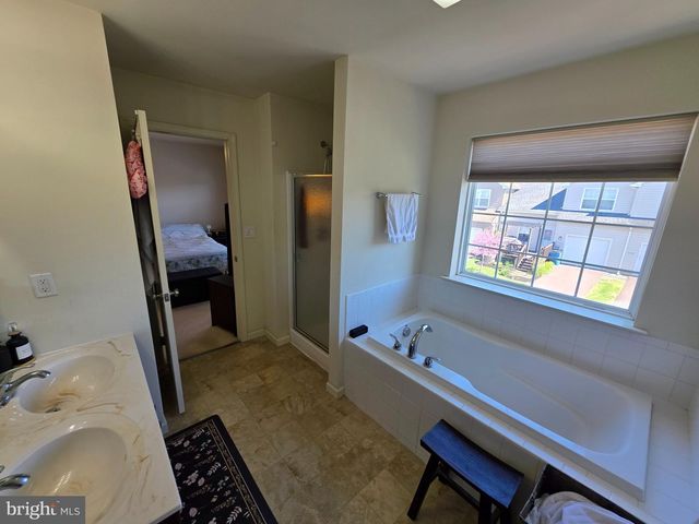 2125 HAYWARD AVE, Pennsburg, PA 18073