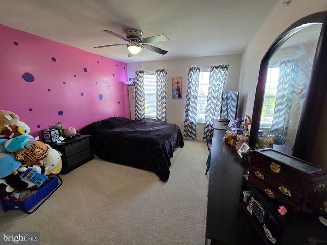 2125 HAYWARD AVE, Pennsburg, PA 18073