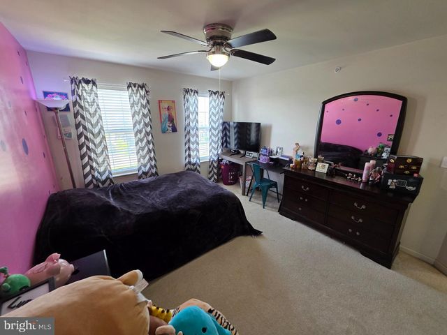 2125 HAYWARD AVE, Pennsburg, PA 18073