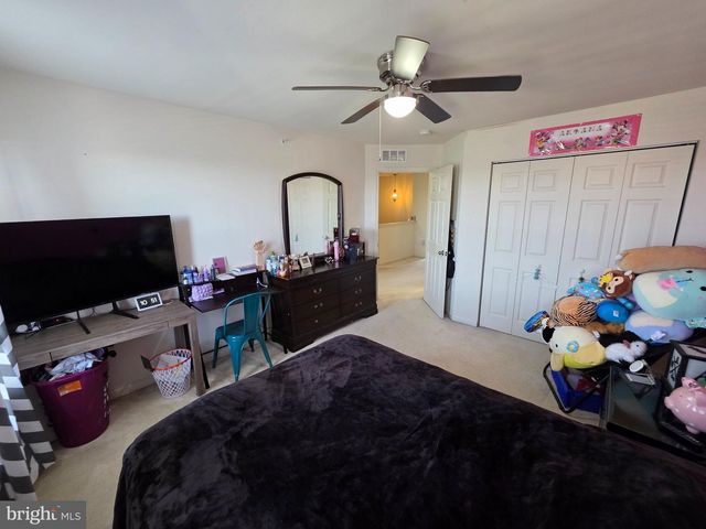 2125 HAYWARD AVE, Pennsburg, PA 18073