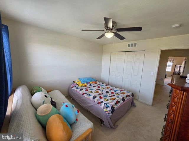 2125 HAYWARD AVE, Pennsburg, PA 18073