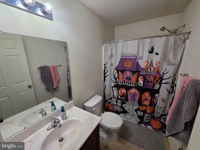 2125 HAYWARD AVE, Pennsburg, PA 18073