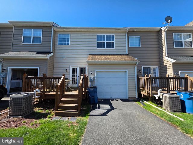 2125 HAYWARD AVE, Pennsburg, PA 18073
