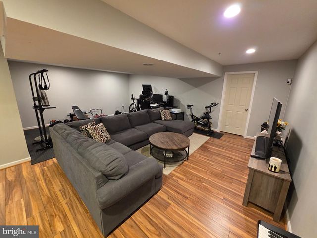 2125 HAYWARD AVE, Pennsburg, PA 18073