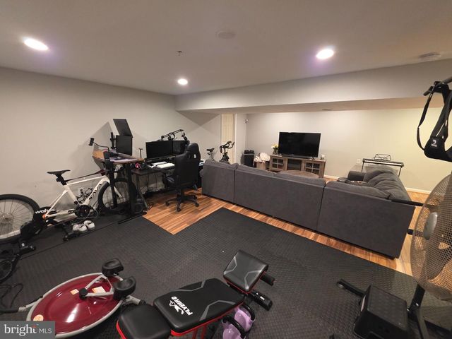 2125 HAYWARD AVE, Pennsburg, PA 18073