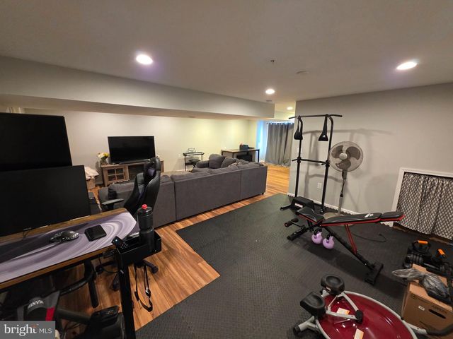 2125 HAYWARD AVE, Pennsburg, PA 18073
