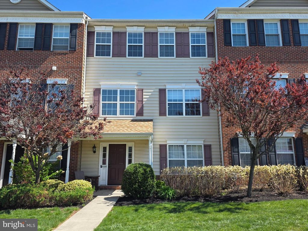 2125 HAYWARD AVE, Pennsburg, PA 18073