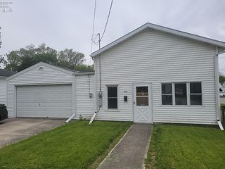S 600 Buchanan Street, Fremont, OH 43420