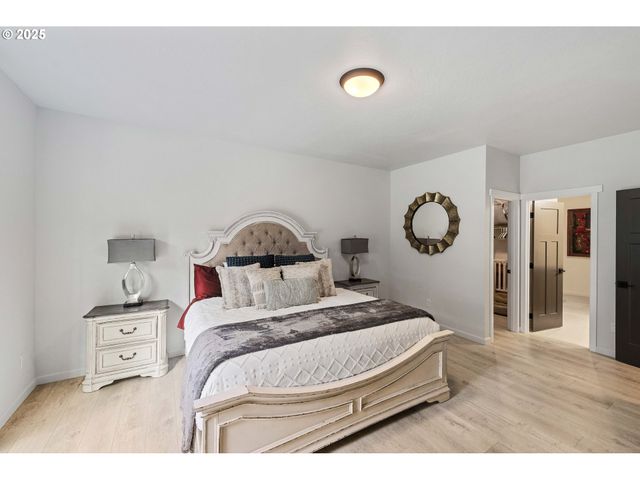 385 PACIFIC DUNES Dr, North Bend, OR 97459