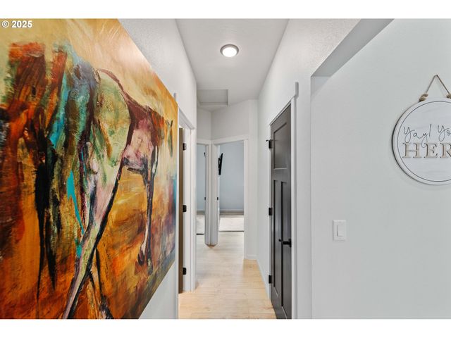 385 PACIFIC DUNES Dr, North Bend, OR 97459