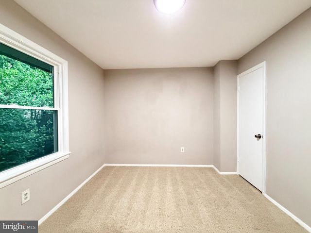 2823 CHABLIS CIR, Woodbridge, VA 22192