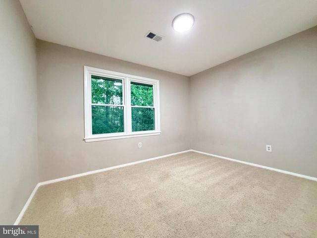 2823 CHABLIS CIR, Woodbridge, VA 22192