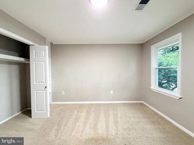 2823 CHABLIS CIR, Woodbridge, VA 22192