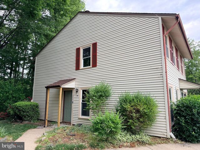2823 CHABLIS CIR, Woodbridge, VA 22192
