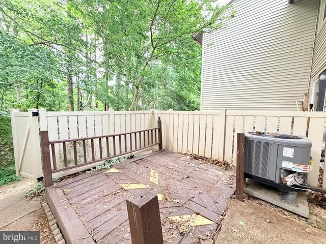 2823 CHABLIS CIR, Woodbridge, VA 22192