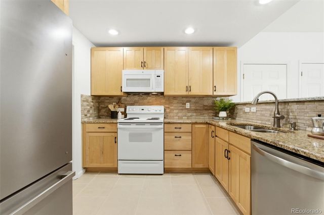 2153 S Fulton Circle 101, Aurora, CO 80247