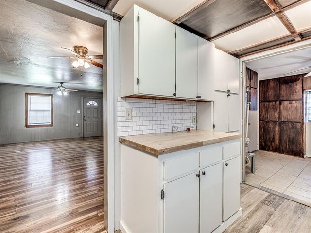 211 S 6th Street, Mcloud, OK 74851