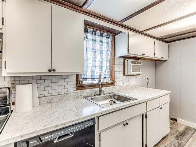 211 S 6th Street, Mcloud, OK 74851