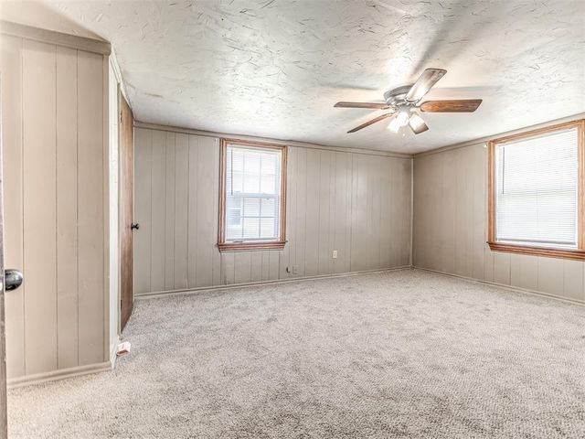 211 S 6th Street, Mcloud, OK 74851