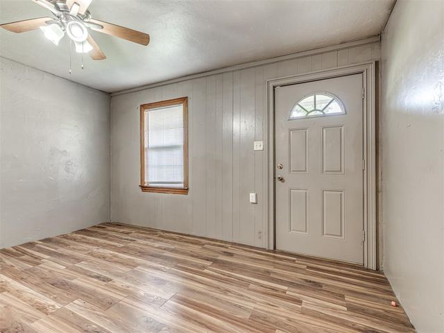 211 S 6th Street, Mcloud, OK 74851