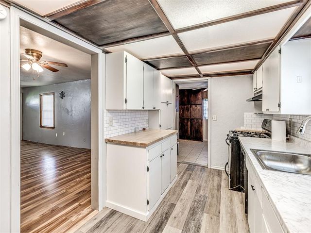 211 S 6th Street, Mcloud, OK 74851