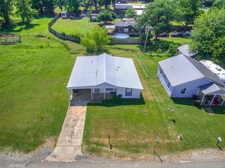 211 S 6th Street, Mcloud, OK 74851