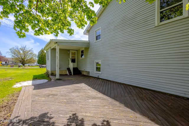 21 County Route 75, Stillwater, NY 12118
