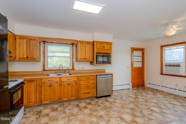 21 County Route 75, Stillwater, NY 12118