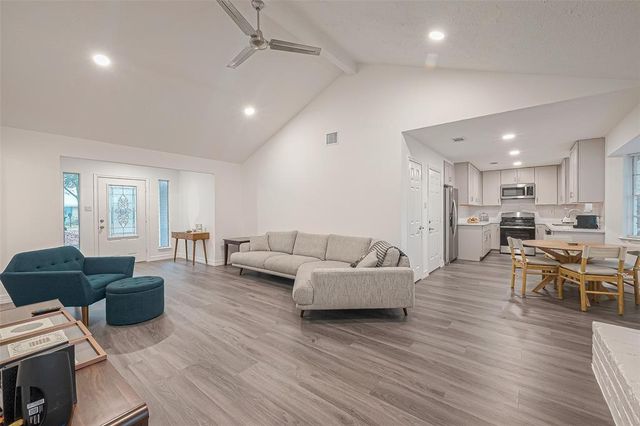 26415 Hunters Hollow Drive, Spring, TX 77380