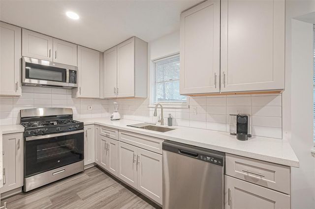 26415 Hunters Hollow Drive, Spring, TX 77380