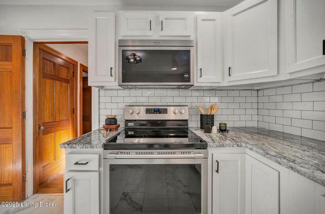 2206 Sieger Villa Ct, Louisville, KY 40218