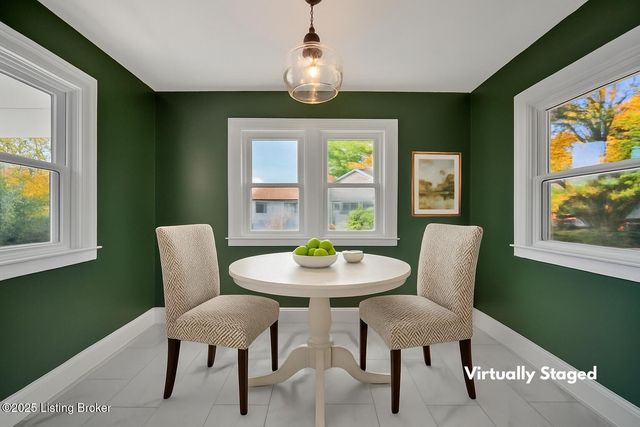 2206 Sieger Villa Ct, Louisville, KY 40218