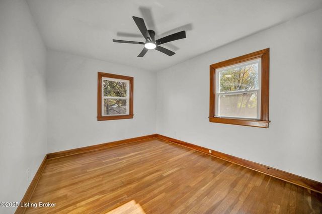 2206 Sieger Villa Ct, Louisville, KY 40218