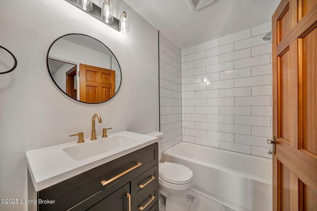 2206 Sieger Villa Ct, Louisville, KY 40218