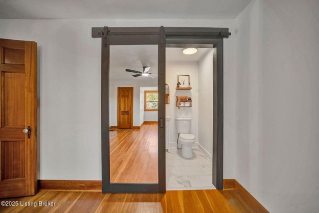 2206 Sieger Villa Ct, Louisville, KY 40218