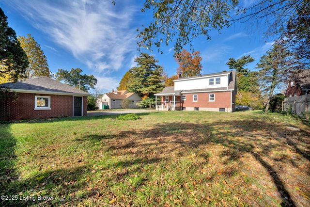 2206 Sieger Villa Ct, Louisville, KY 40218