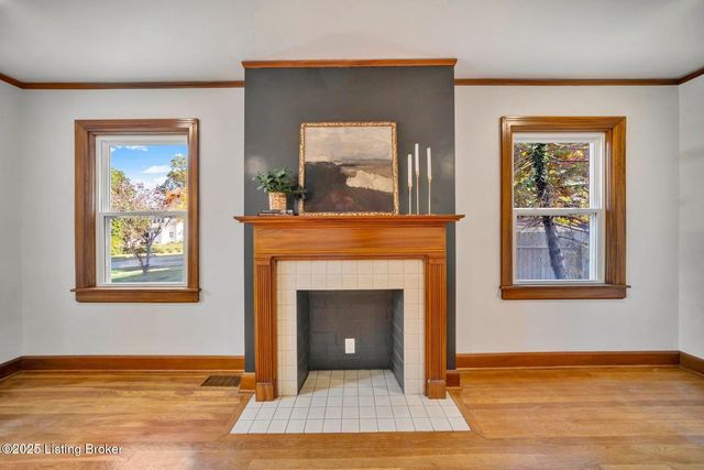 2206 Sieger Villa Ct, Louisville, KY 40218