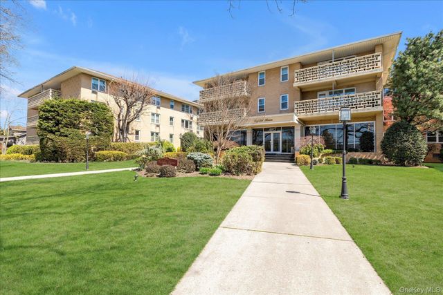 490 Atlantic Avenue 108, East Rockaway, NY 11518