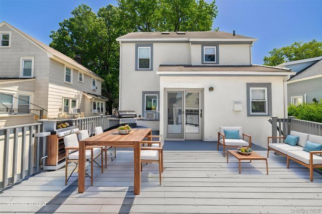 89 Lexington Avenue, Malverne, NY 11565
